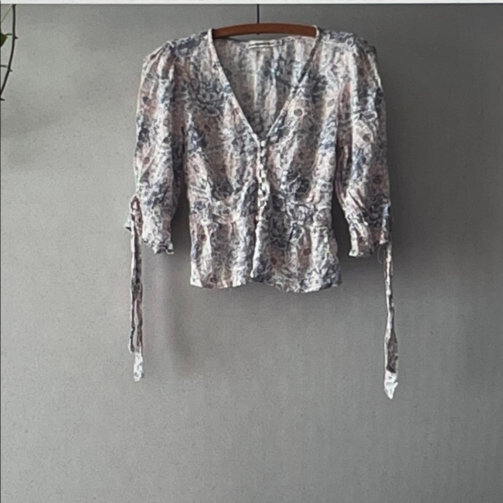 Abercrombie & Fitch Gray and Blue Floral Button-Front Peplum Blouse
